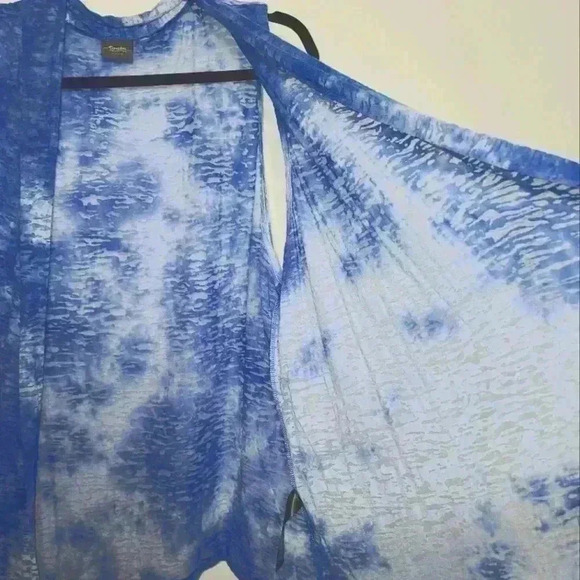 Chico’s Tie-Dye Print Ruana Wrap size L/XL - Picture 5 of 6